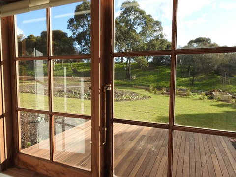 Grape Pickers Cottage - South Australia Travel 4