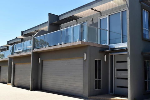 Griffith Prestige Apartments - South Australia Travel 0