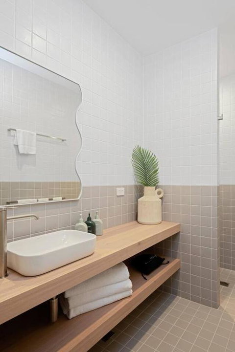 Harbourview House Apartment - South Australia Travel 1