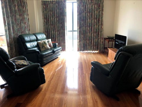 Ground Level 2BR 2BA Apartment W Courtyard - South Australia Travel 0