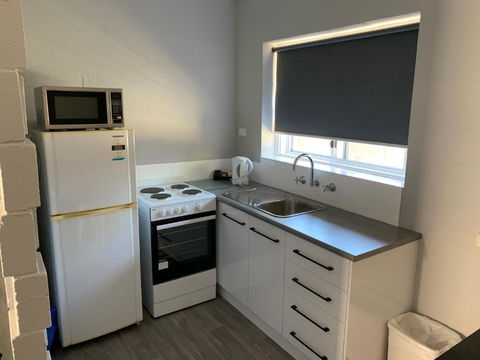 Hello Adelaide Motel And Apartments - South Australia Travel 3