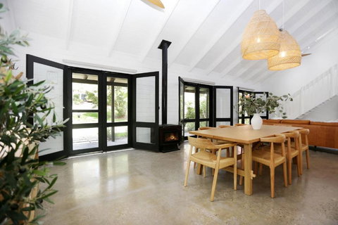 Hawks Nest Hideaway - South Australia Travel 3