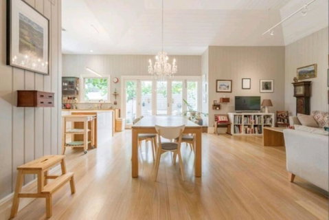 Henry Morcomb 2 Bdrm Sleeps 4 WiFi - South Australia Travel 0