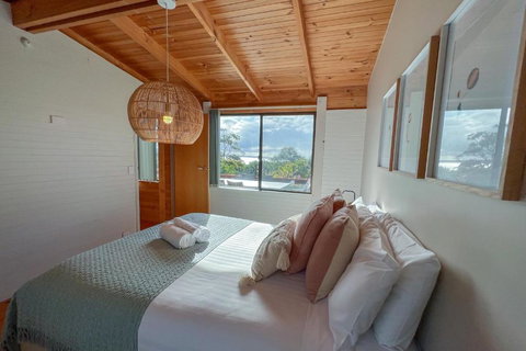 HEXAGON BEACH HOUSE Binalong Bay Of Fires Views - South Australia Travel 2