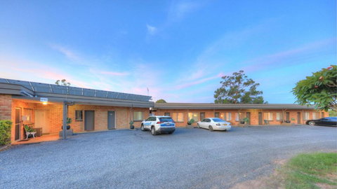 Hilldrop Motor Inn - South Australia Travel 0