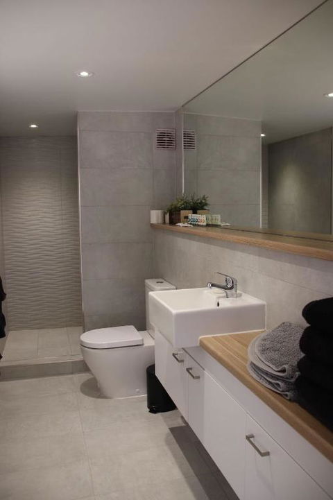 Holly Place - South Australia Travel 1