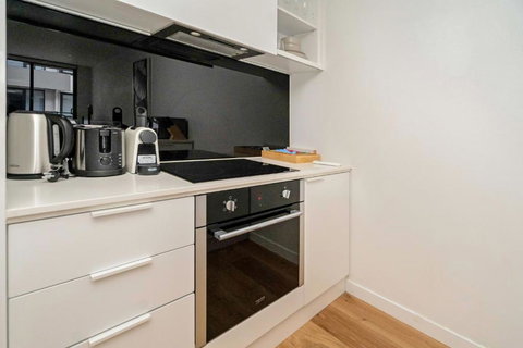 Idyllic 1-Bed Near Popular Shopping Streets - South Australia Travel 2