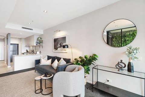 Impeccably Chic 2-Bed With Views & Fab Amenities - South Australia Travel 1