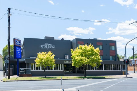 Adelaide Royal Coach - South Australia Travel 0