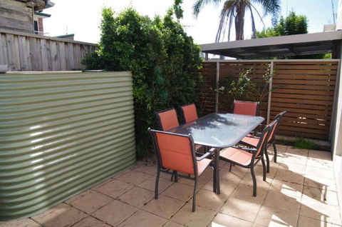 Adrift, 5B Scott Street - South Australia Travel 3