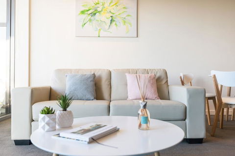 Albert Park City View Stylish 1 Bedroom Apartment - South Australia Travel 2