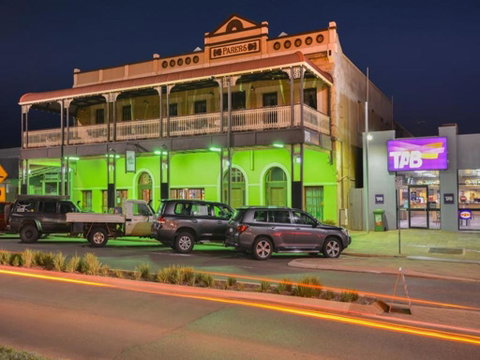 Albion Hotel - South Australia Travel 1