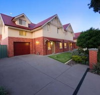Albury Suites - Schubach Street - South Australia Travel