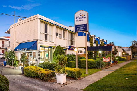 Alexander Motor Inn And Apartments - South Australia Travel 0