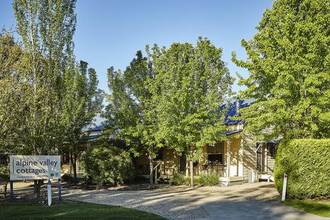 Alpine Valley Cottages - South Australia Travel 1