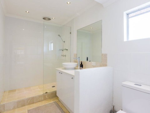 Amalfi Beach House - South Australia Travel 3