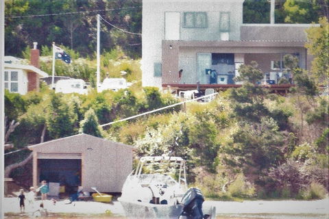 Amazing Ansons Bay Absolute Waterfront Beach House - South Australia Travel 3