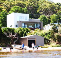 Amazing Ansons Bay Absolute Waterfront Beach House - South Australia Travel