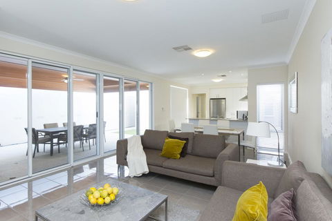 Anastasia Villa - South Australia Travel 1