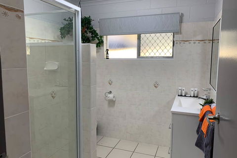 Andergrove Home With A Garden View-Wi-fi & Netflix - South Australia Travel 3