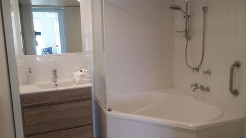 Apollo Luxury Apartments - South Australia Travel 1