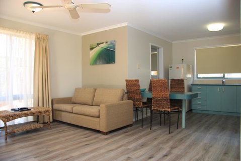 Aqua Villa Holiday Apartments - South Australia Travel 1