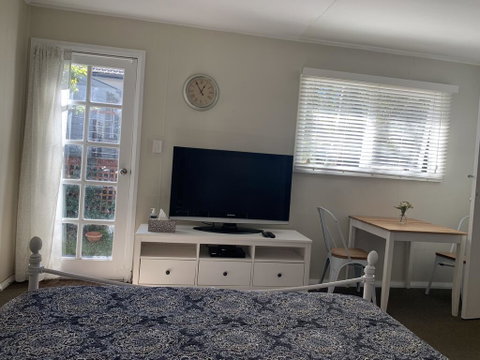 Aroha Studio - South Australia Travel 3