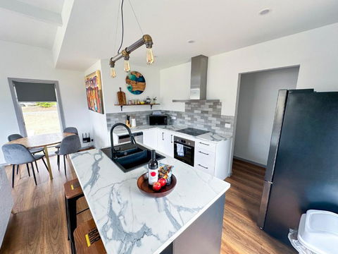 Luxury Holiday Unit 8min Walk To Town Center With Boat Parking - South Australia Travel 0