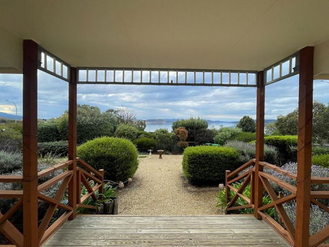 Luxury Escape, Opossum Bay - South Australia Travel 0