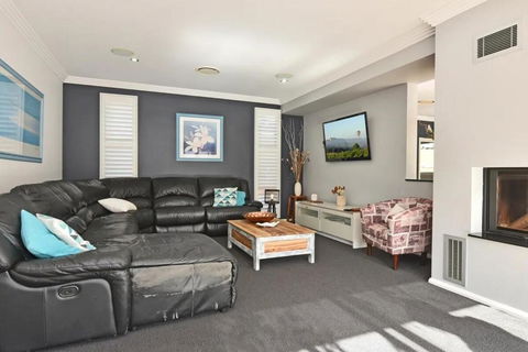 Luxury Mandalong Mansion With Pool & Spa - South Australia Travel 1