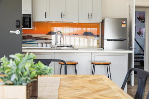 Luxury Apartments And Motel Rooms - Free Wifi - Close To Beach - South Australia Travel 2