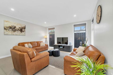 Luxury On City Fringe In Klemzig By Elegant Stays - South Australia Travel 1