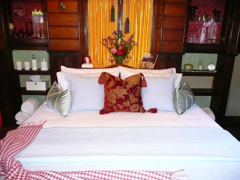 Madam Saddler - On Fraser Clunes - South Australia Travel 1