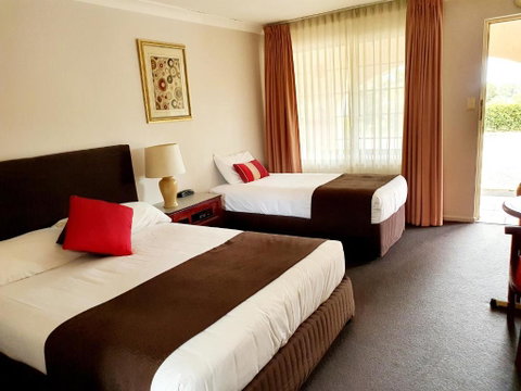 McNevins Warwick Motel - South Australia Travel 2