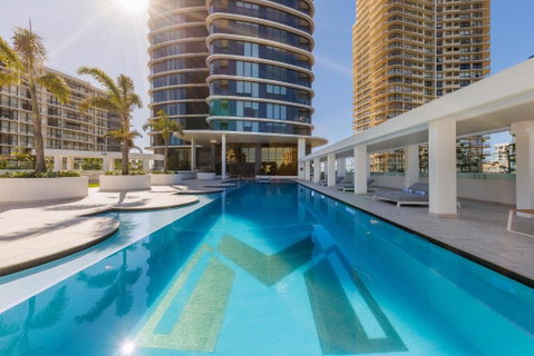 Meriton Suites Surfers Paradise - South Australia Travel 1