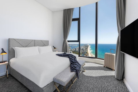 Meriton Suites Surfers Paradise - South Australia Travel 0