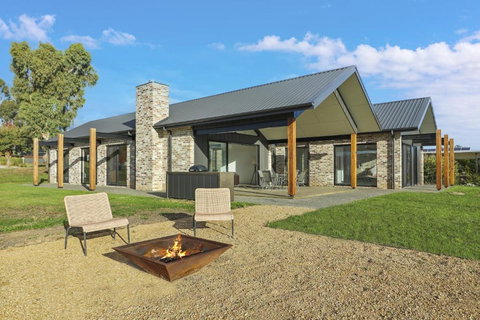 Mayple Peaks - South Australia Travel 0