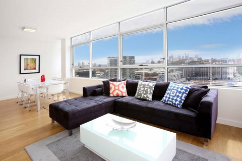 Moore To See - Modern And Spacious 3BR Zetland Apartment With Views Over Moore Park - South Australia Travel 2