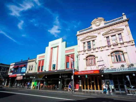 Modern 2 Bedroom Warehouse Conversion - South Australia Travel 1