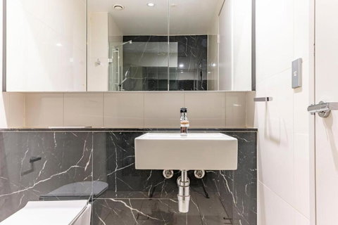 Modern 2B With Loft Bed Parking Central Mascot - South Australia Travel 1