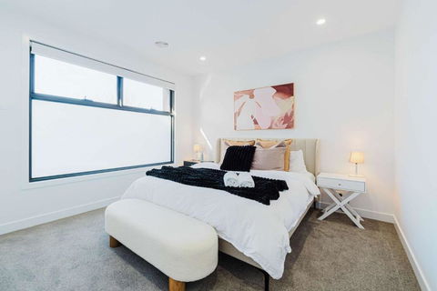 Modern Family Home 3BR In Box Hill North - South Australia Travel 1