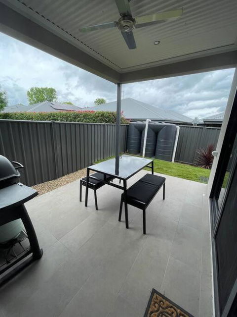 Modern Home Away From Home - South Australia Travel 1