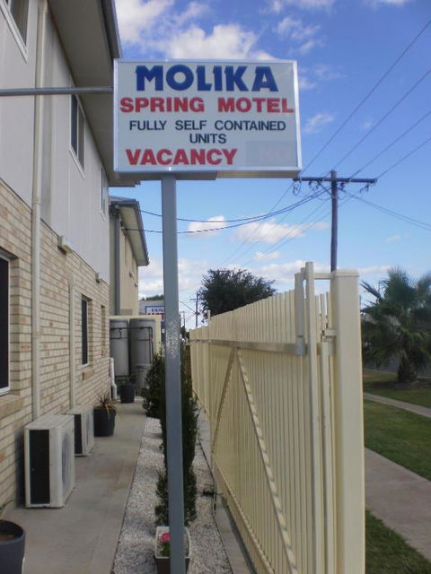 Molika Springs Motel - South Australia Travel 0