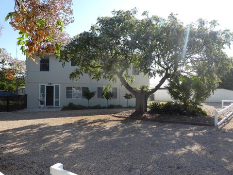 Moonta Bay Stylish Large Home 3 Min Walk From Beach And Jetty - South Australia Travel 2