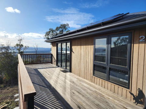 Mount Rumney Escapes Seaview House 2 - Eagle House - South Australia Travel 0
