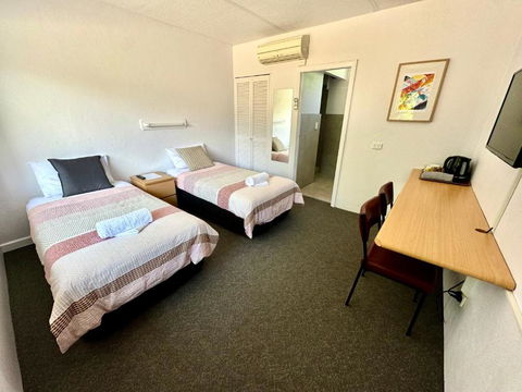 Mount Beauty Motor Inn - South Australia Travel 3