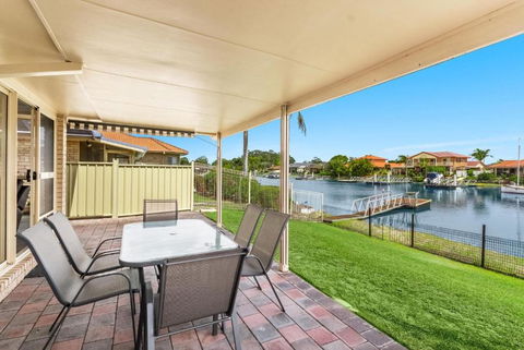 Nabilla Court - Canal Front Duplex - South Australia Travel 3