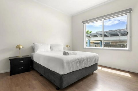 Nanas Beach House By Readyset - South Australia Travel 1