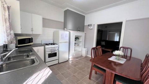 Neat & Tidy Coastal Cottage - South Australia Travel 1