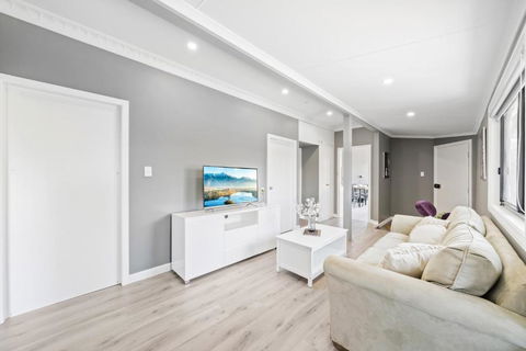 New 2 Bedroom House 500m To Mall With Free Parking - South Australia Travel 2